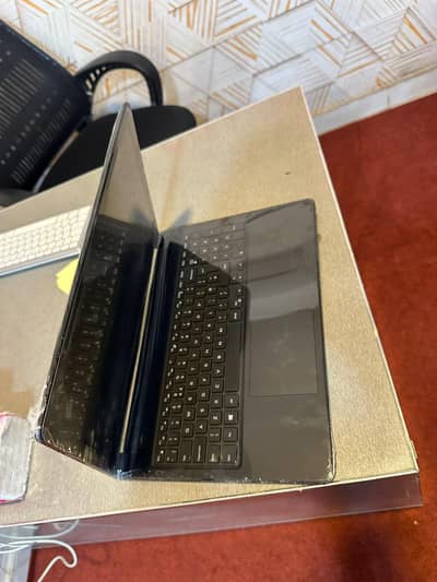 Dell i5/7th gen 8/256 gb