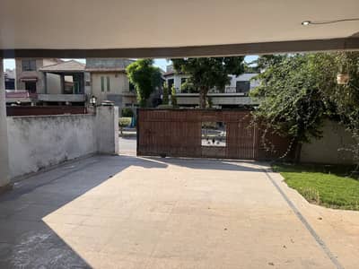 Kanal Single Story House for Sale on Boulevard Road | Prime Location | Bahria Town Phase 2