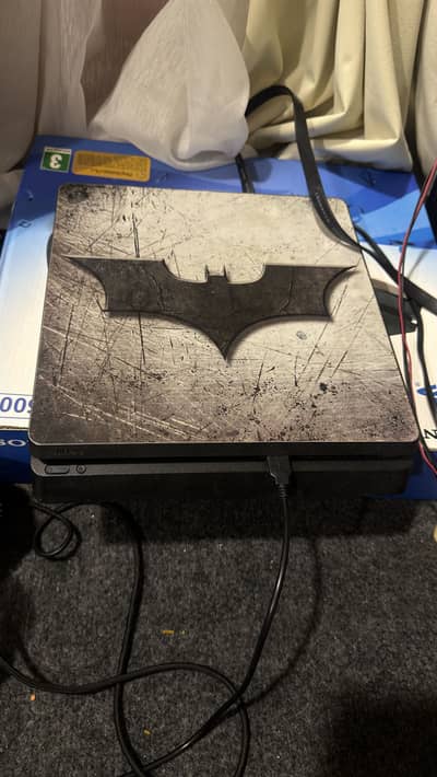 Ps4 slim 500gb with 2 controllers