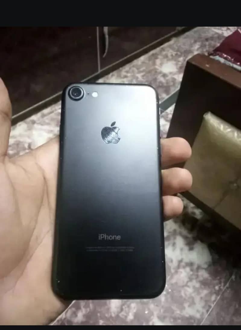 Apple iPhone 7 1