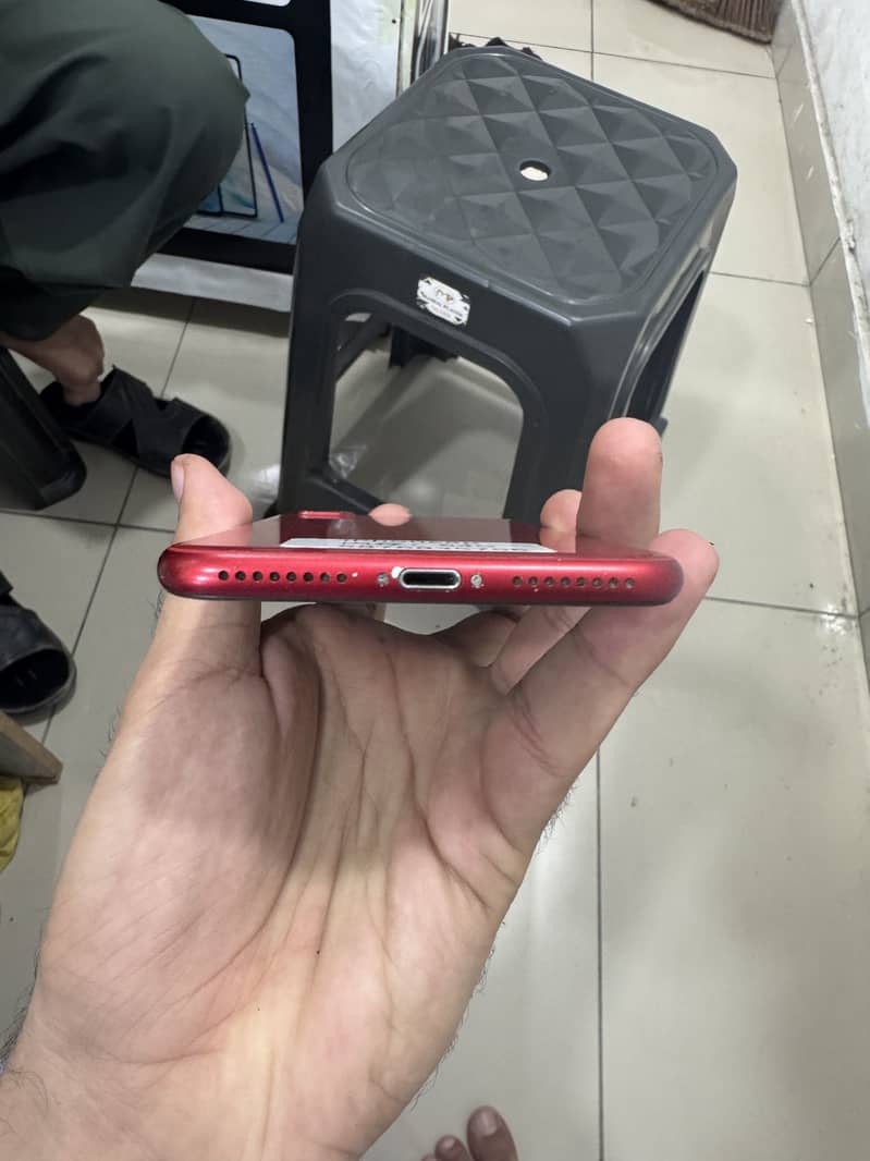 Apple iPhone 8 Plus 4