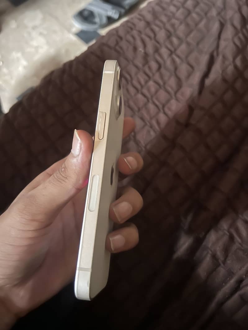 Apple iPhone 13 0