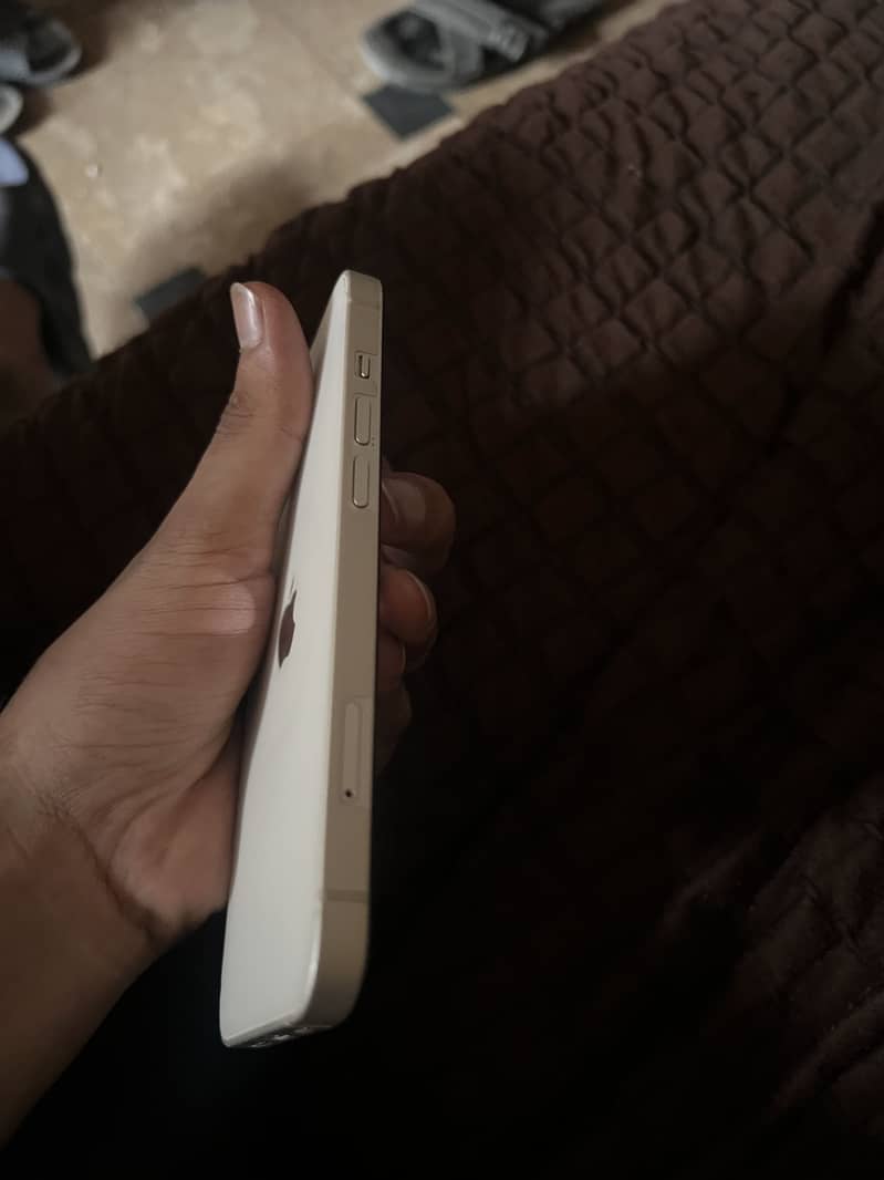 Apple iPhone 13 2