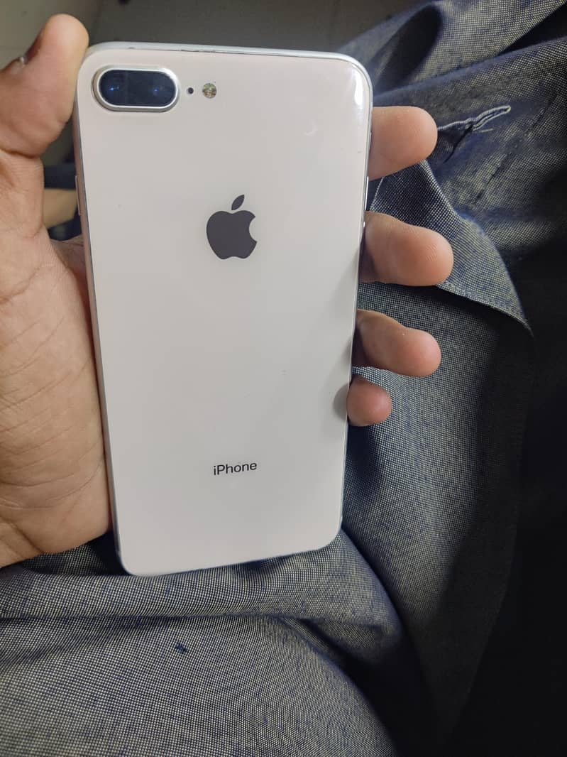 Apple iPhone 8 Plus 1