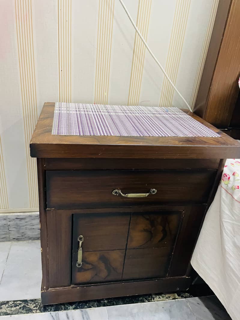 Bed and Side Tables 7