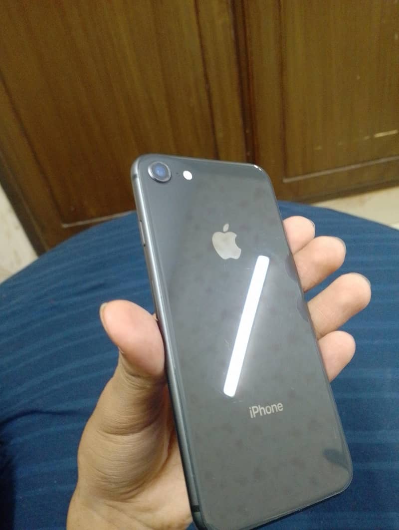 Apple iPhone 8 3