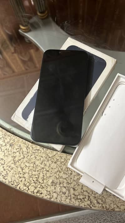 Apple iPhone 13