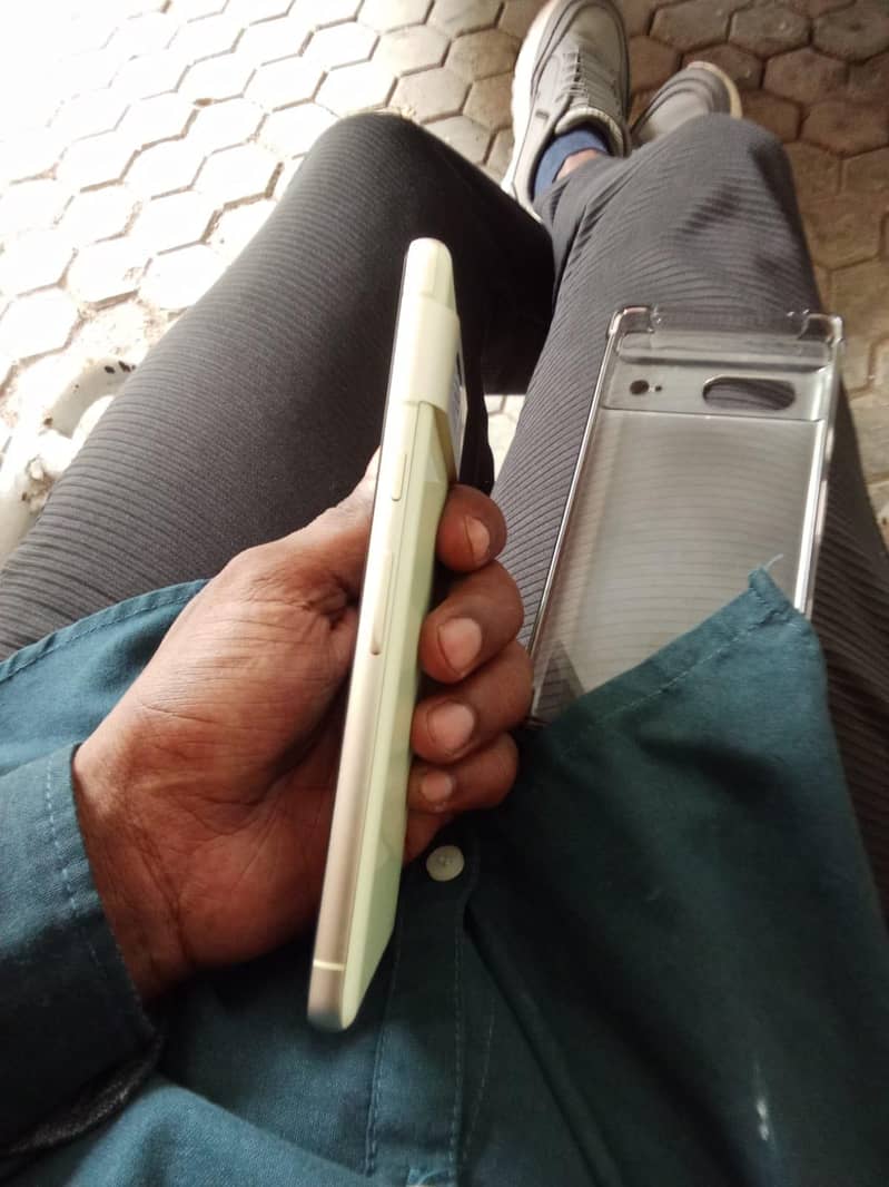 Google Pixel 7 3