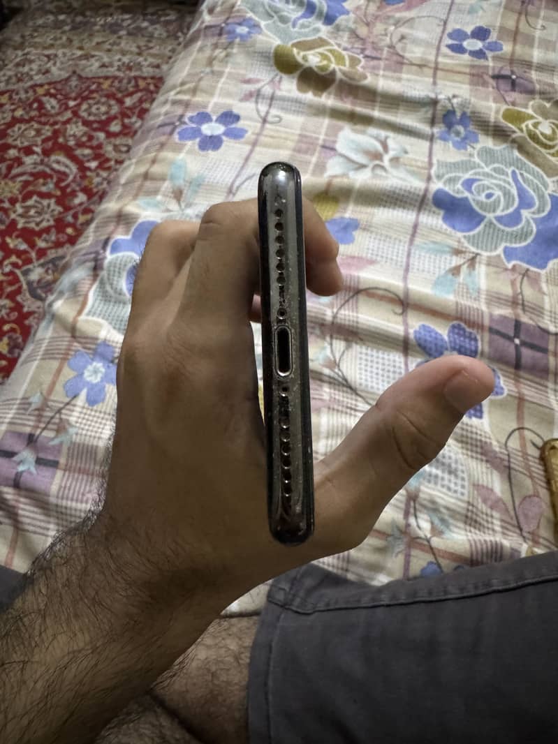 Apple iPhone X 6