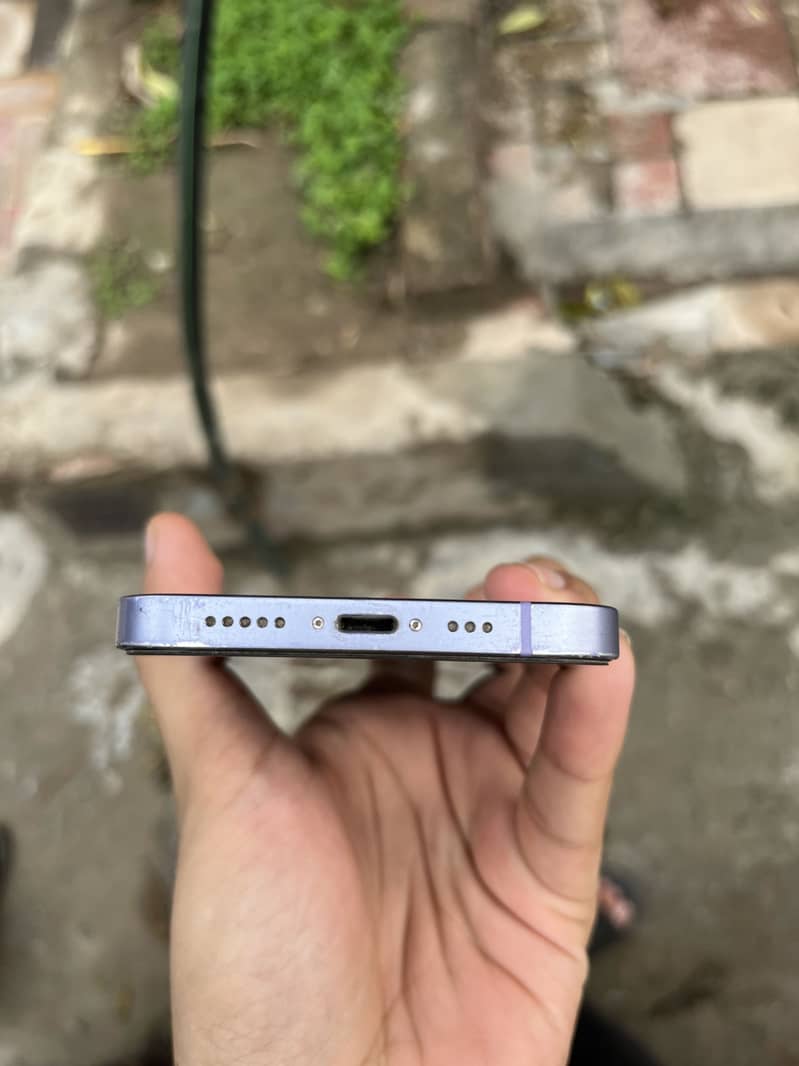 Apple iPhone 12 1