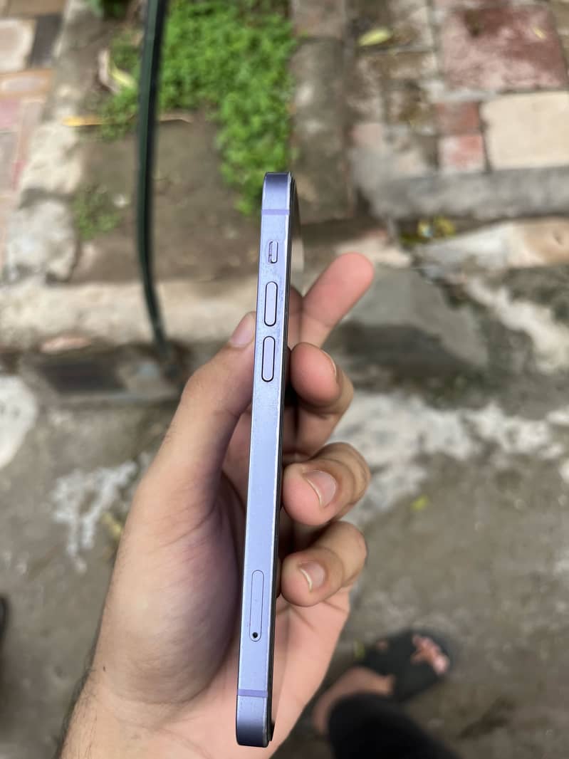 Apple iPhone 12 3