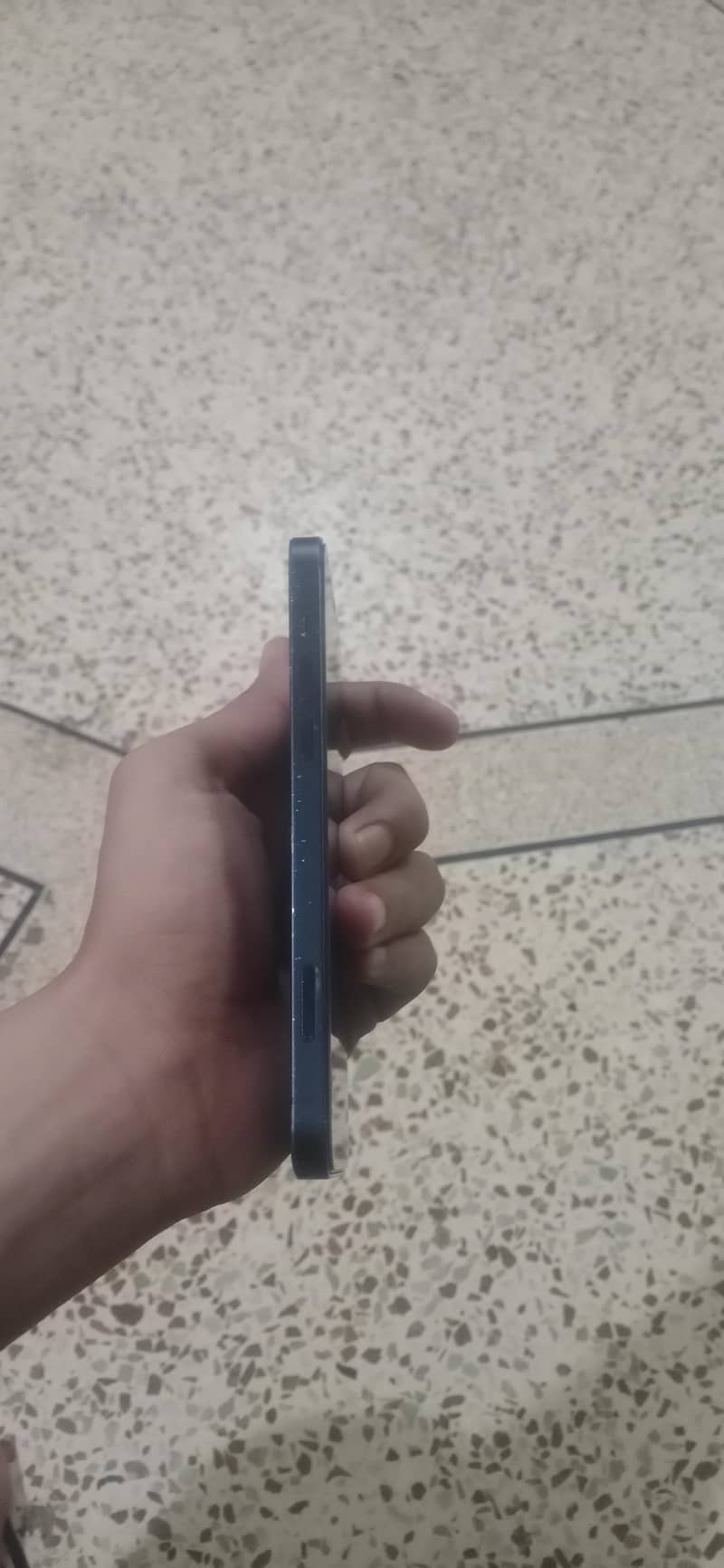 Apple iPhone 12 6