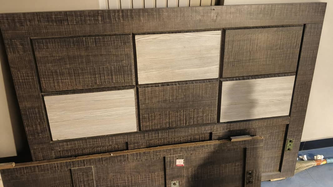 Single bed in solid condition 1
