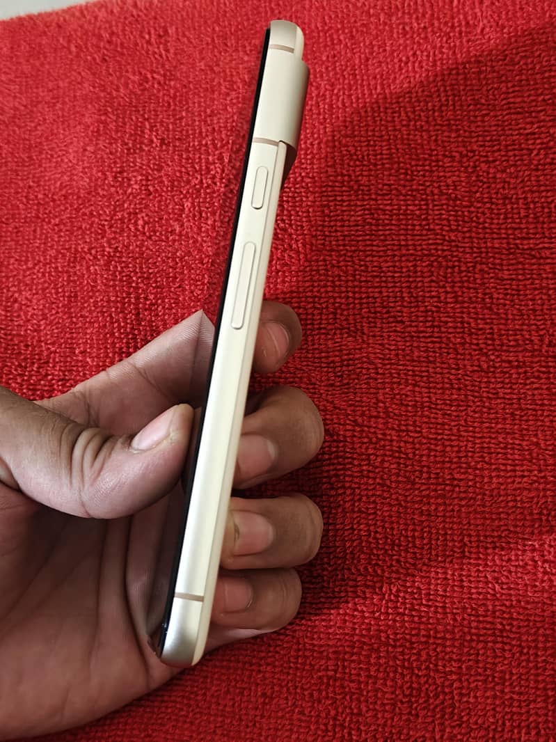 Google Pixel 8 4