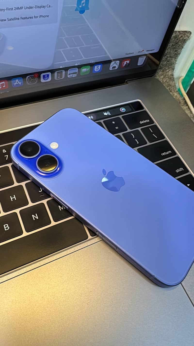 Apple iPhone 16 0