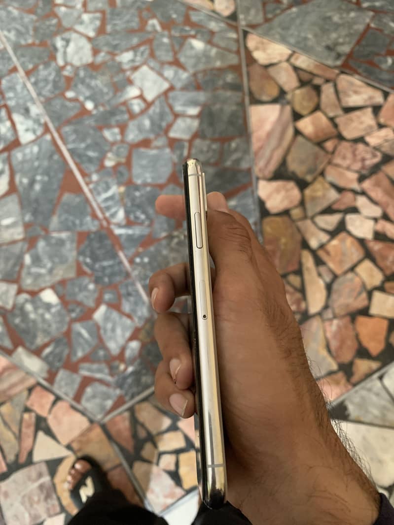 Apple iPhone X 2