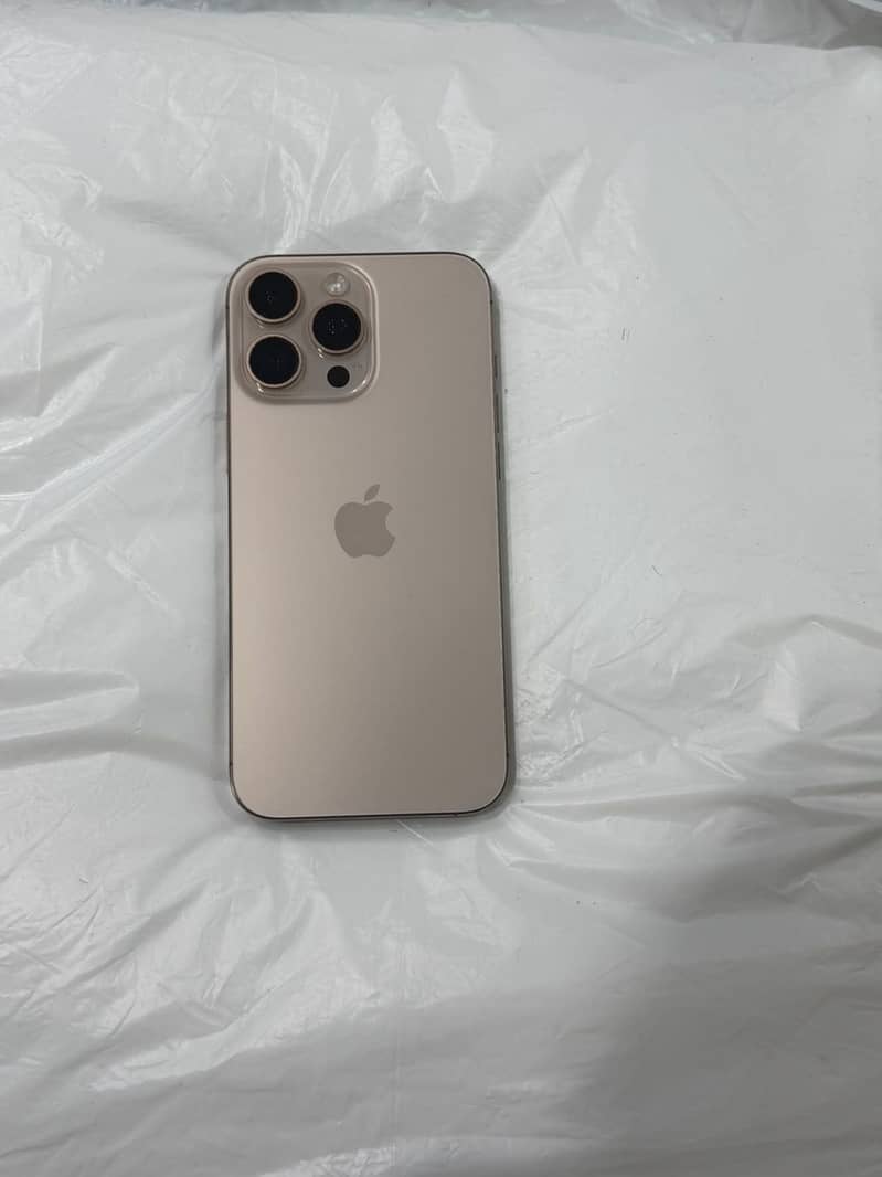 Apple iPhone 16 Pro Max 3