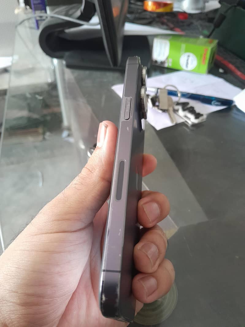 Apple iPhone 14 Pro Max 3