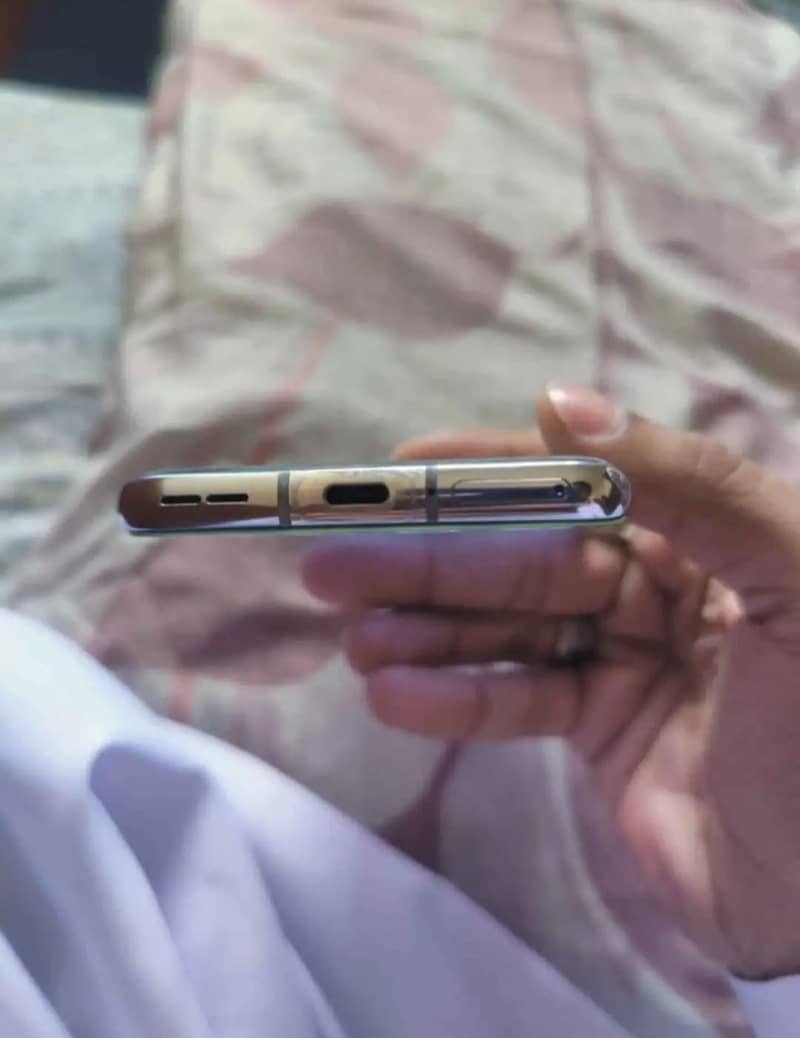 One Plus 9 pro 5G 3