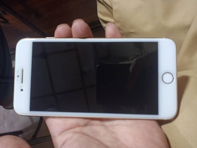 Apple iPhone 8 Plus 1
