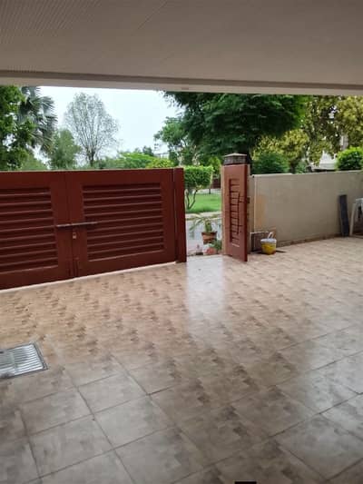 10 Marla Use House Available For Rent In Bahria Town