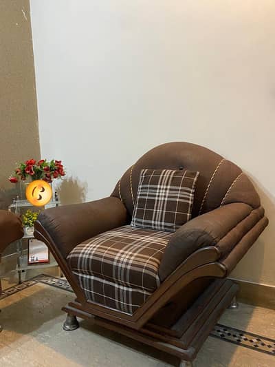 LUXURIOUS SOFA SET 5 SEATER