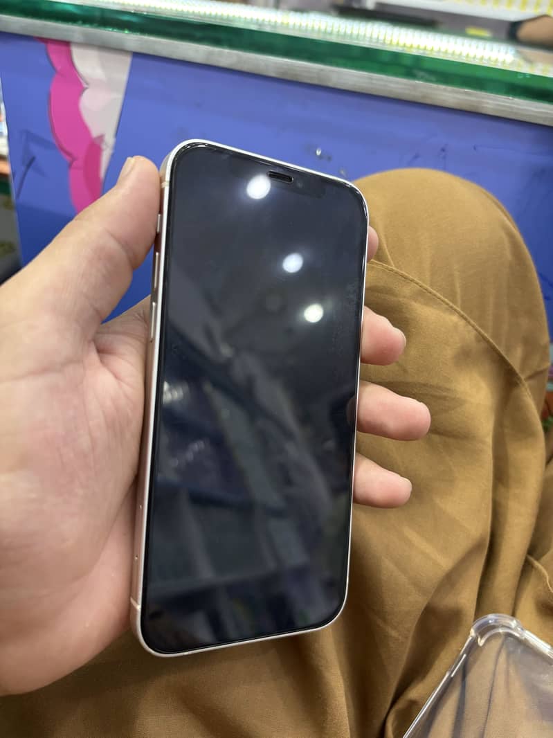Apple iPhone 12 0
