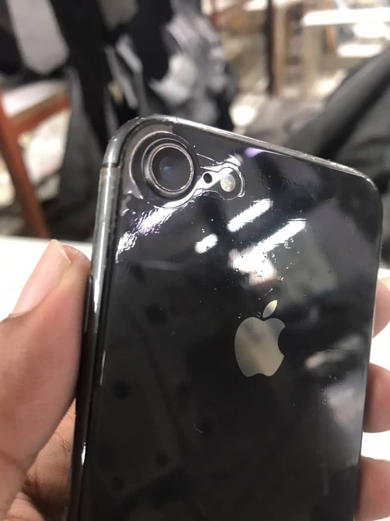 Apple iPhone 8 3