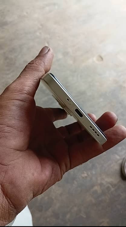 Realme C75 3