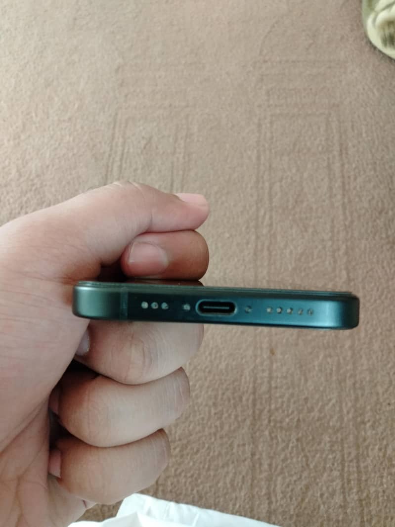 Apple iPhone 15 3