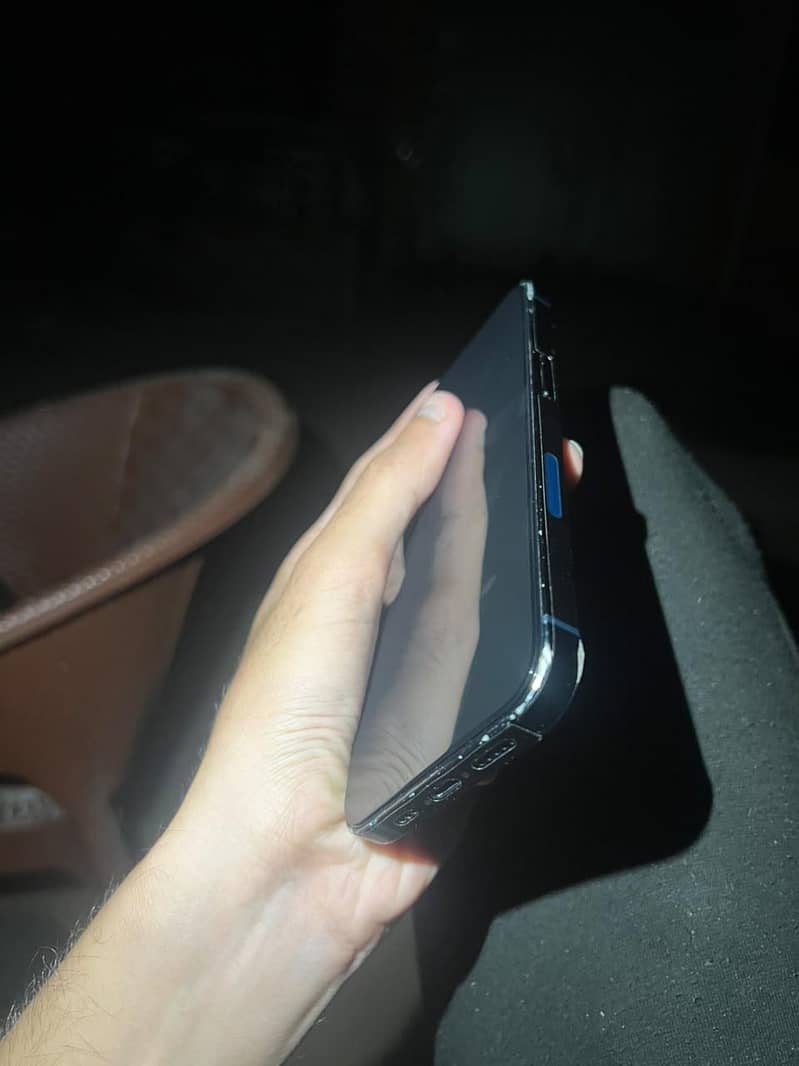 Apple iPhone 13 3
