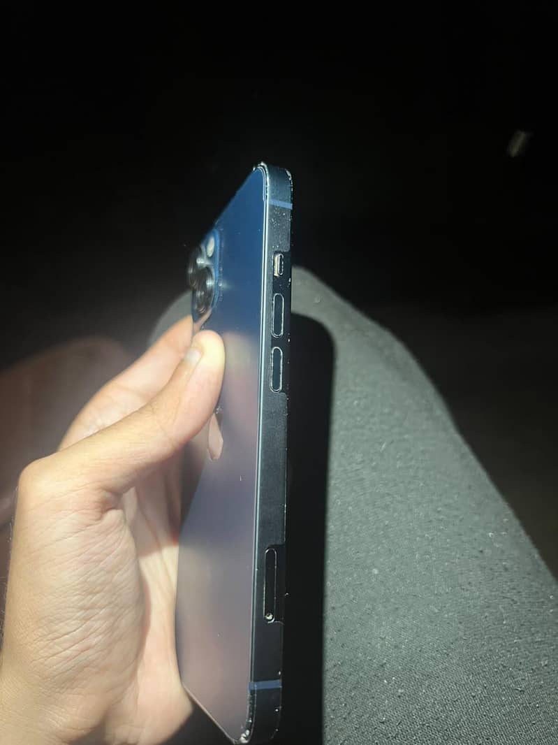 Apple iPhone 13 6