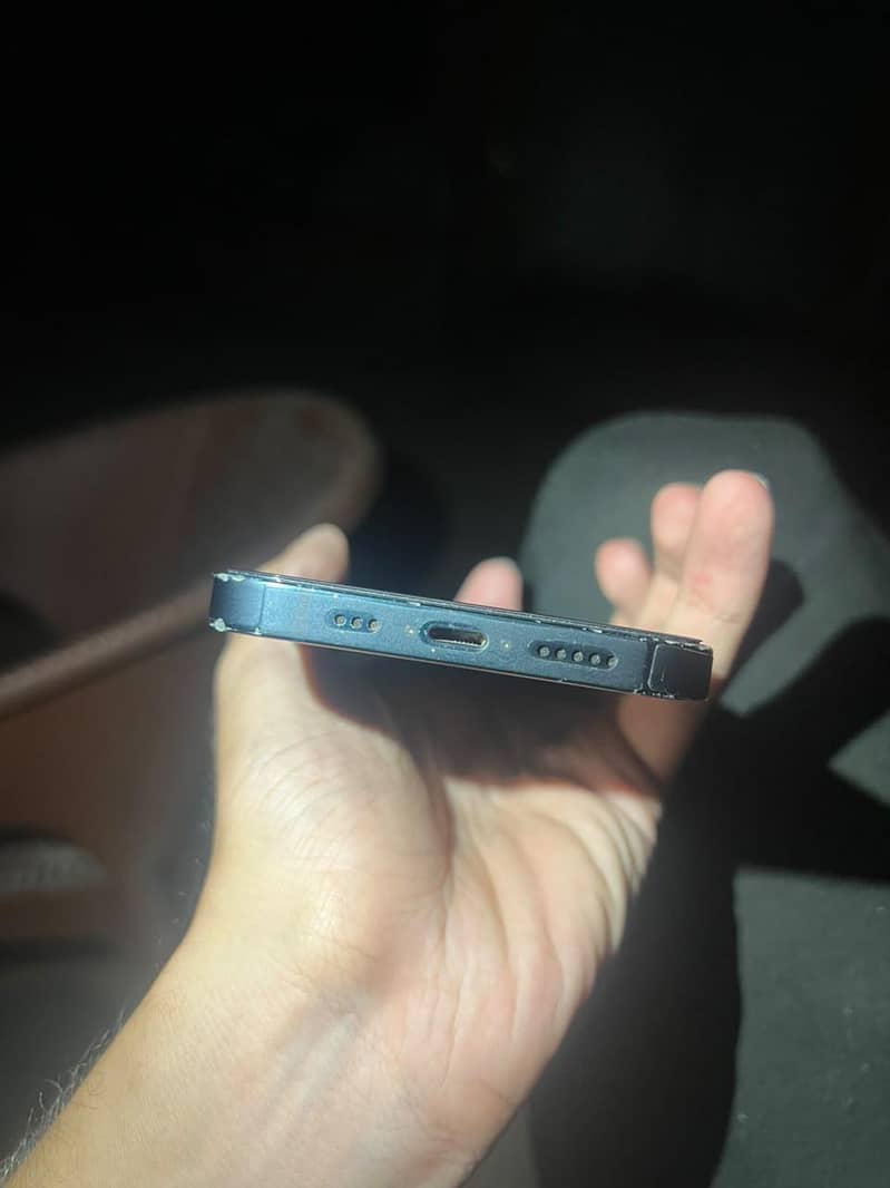 Apple iPhone 13 7