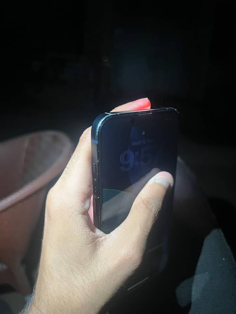 Apple iPhone 13 8