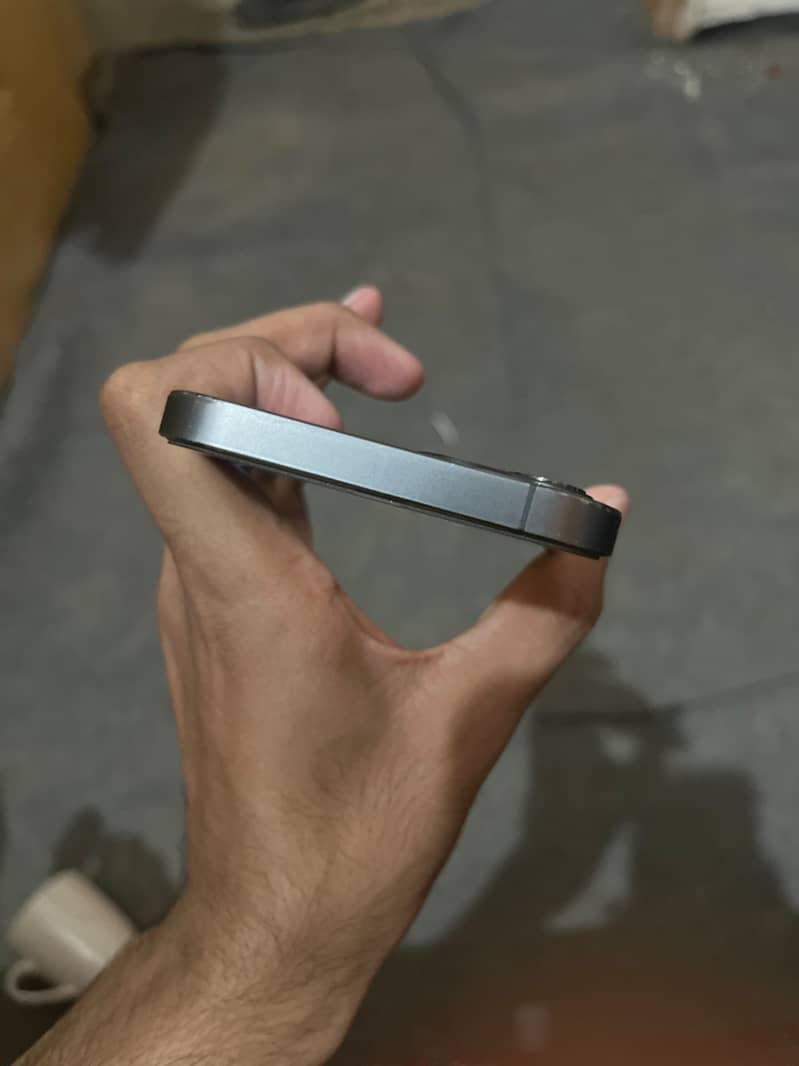 iPhone 12 Pro 4