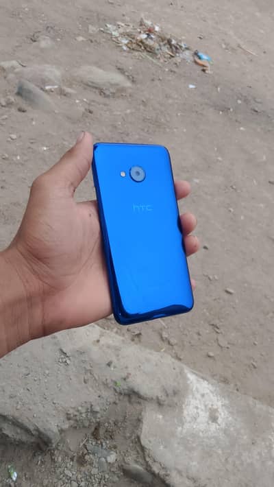 HTC U Play (2PZM100)