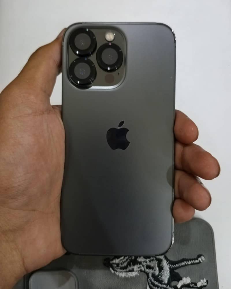 Apple iPhone 13 Pro 0