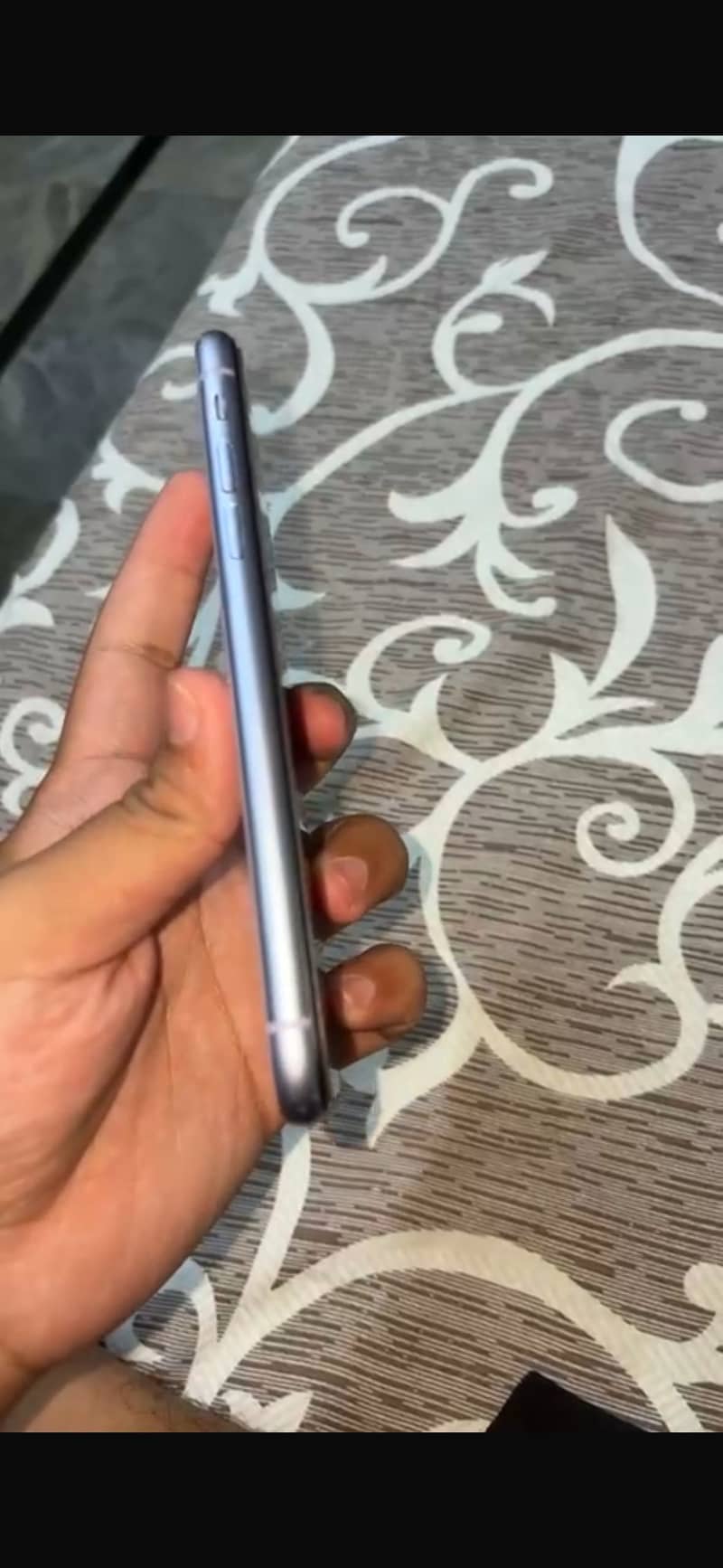 Apple iPhone 11 4