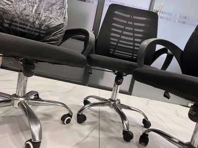 We are selling office charis / executive chairs / Computer Chairs