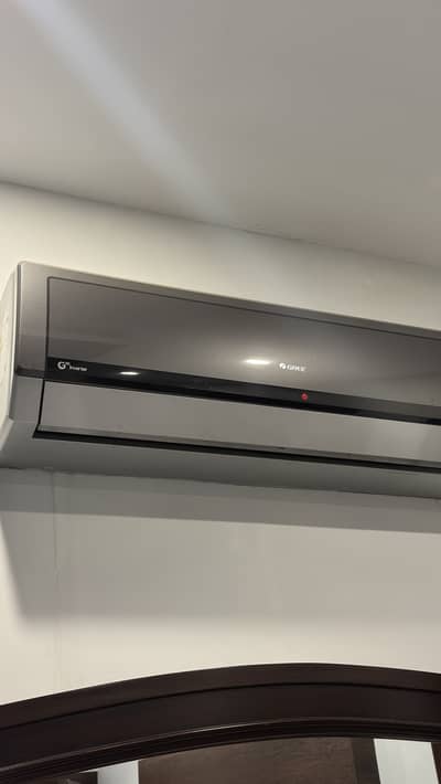 Second hand inverter split AC excellent condition