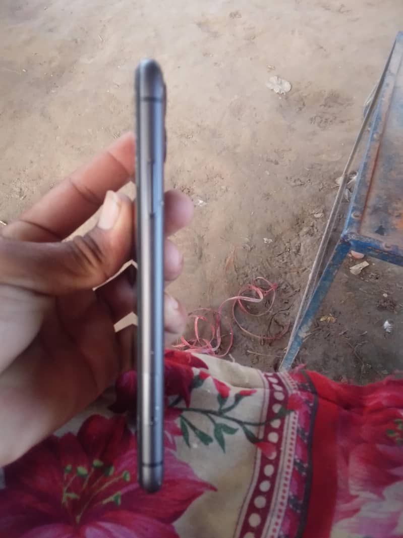 Apple iPhone 11 1