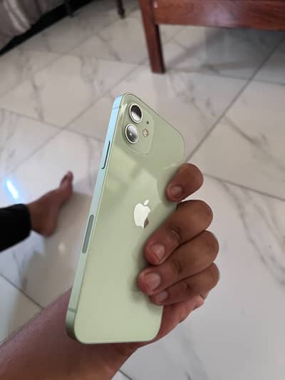 Apple iPhone 12
