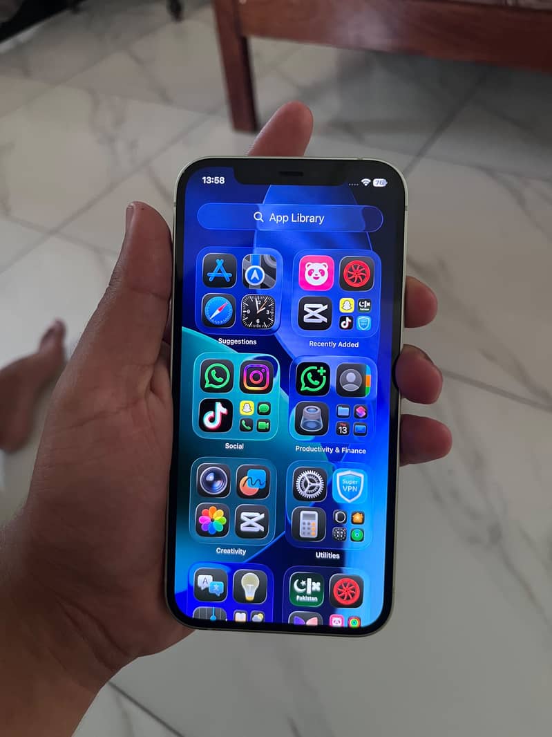 Apple iPhone 12 1