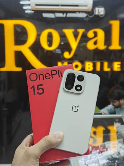 Oneplus 15 5g 12/256 sim time used with full box cahrger cable