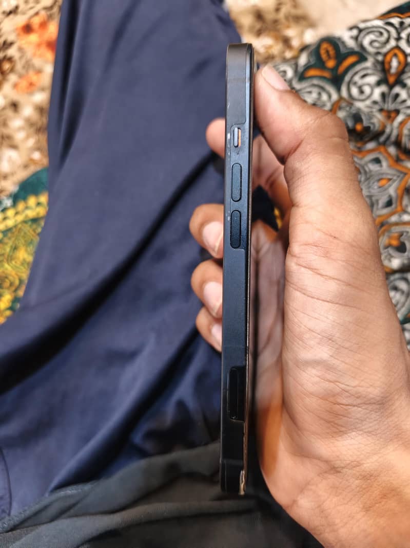 Apple iPhone 13 3