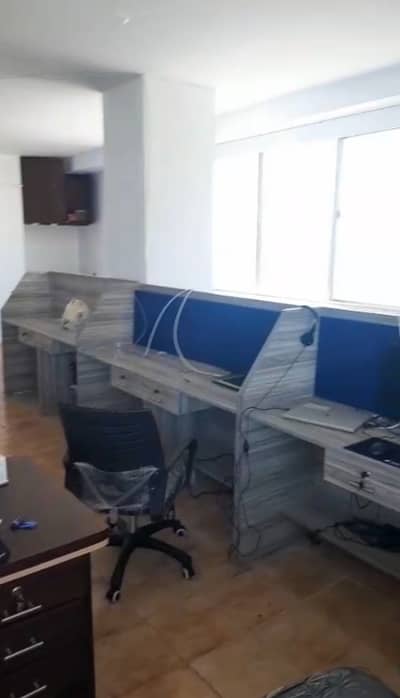 Sami furnished office for rent 600sqft in shahar e Faisal.