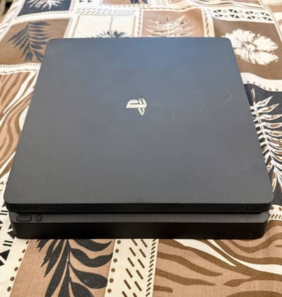 Ps4 Slim With 1 Controller and 5 Games 1 TB