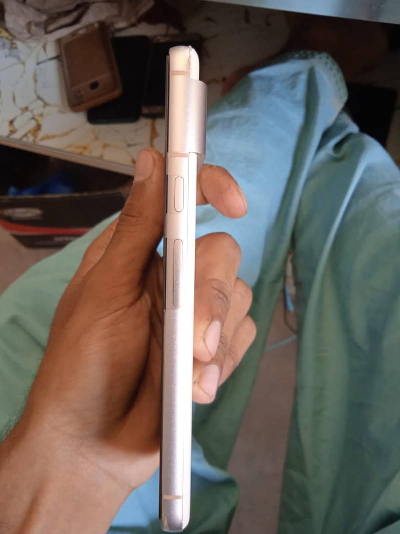 Google Pixel 8 2