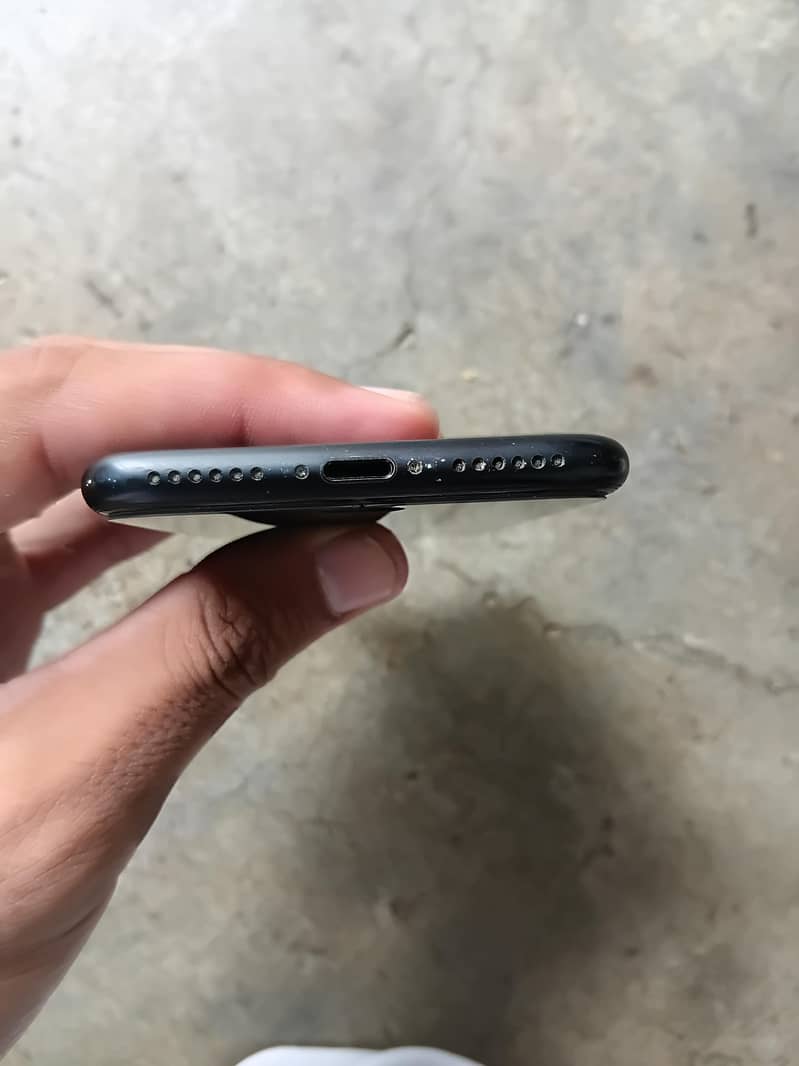 Apple iPhone 7 1