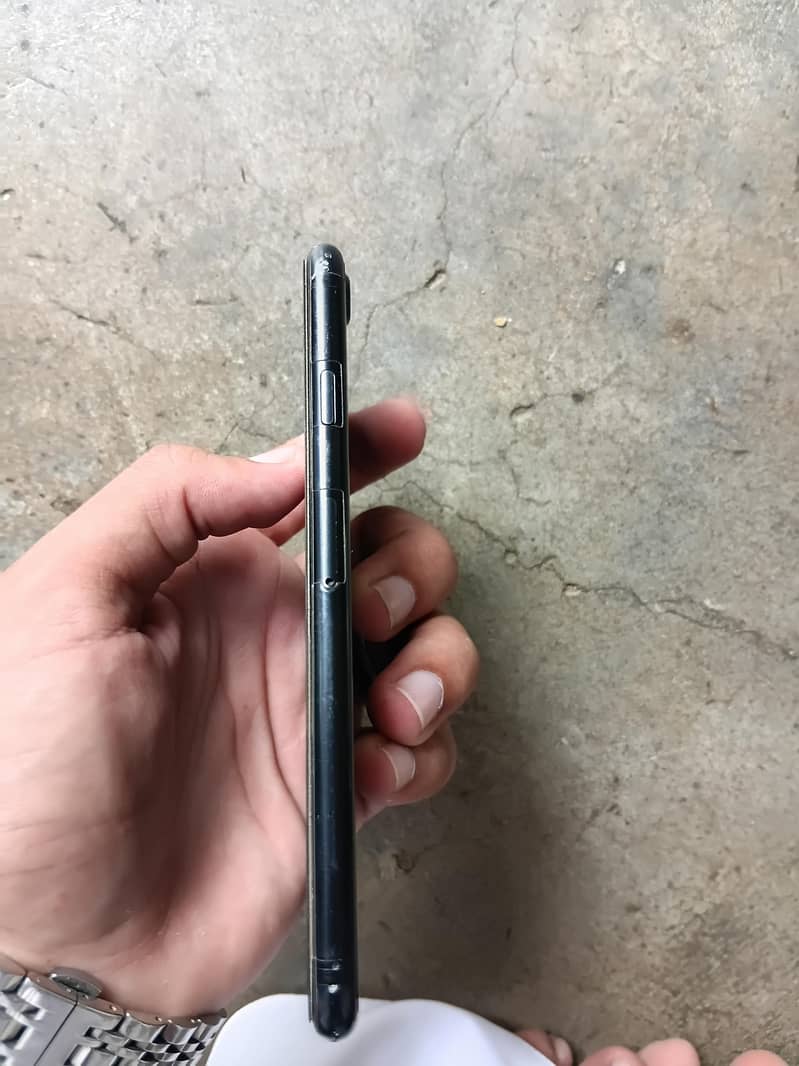 Apple iPhone 7 2
